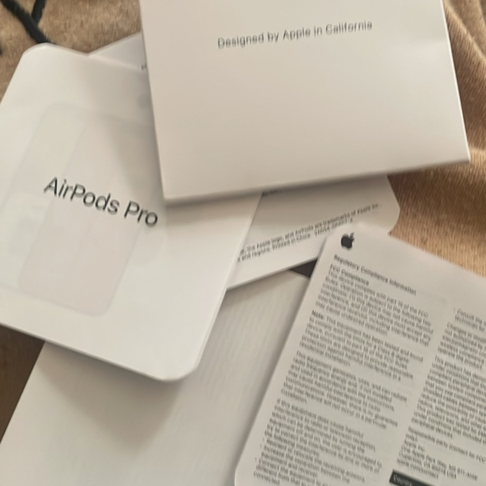 Apple AirPods Pro with Wireless Charging Case - White - Picture 3 of 5
